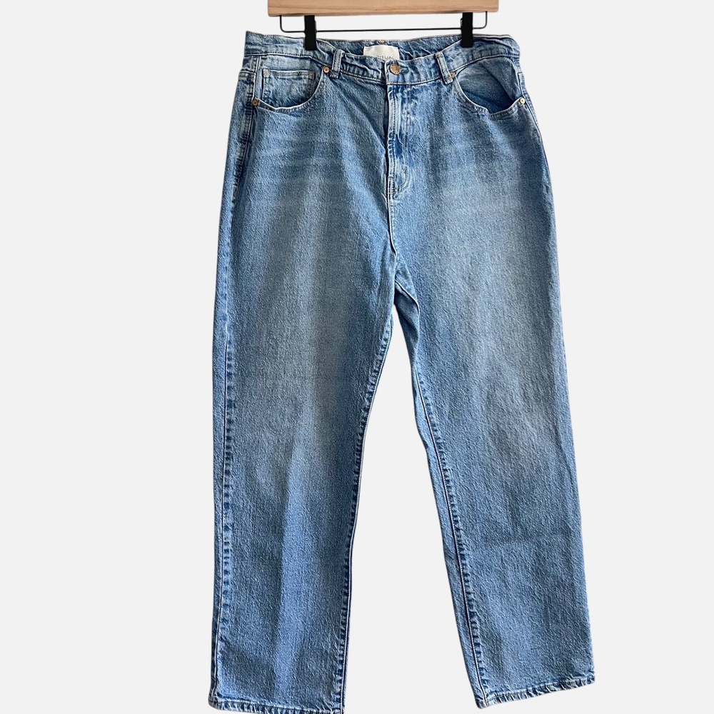 Habitual Women's High Rise Straight Leg Jeans Light Wash Size 32/14 Denim